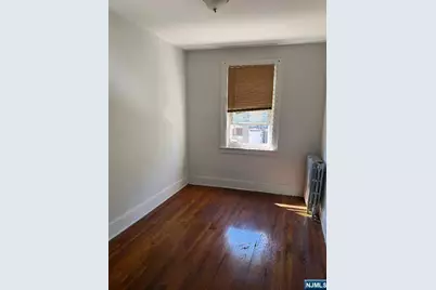 516 Anderson Avenue 2 #2, Cliffside Park, NJ 07010 - Photo 3