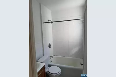 516 Anderson Avenue 2 #2, Cliffside Park, NJ 07010 - Photo 7