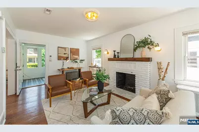 35 Howe Avenue, Montclair, NJ 07042 - Photo 9