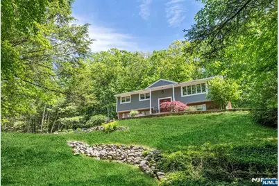 19 Rabbit Run, West Milford, NJ 07435 - Photo 3