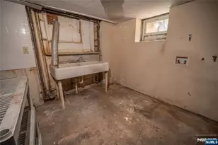 352 7th St, Newark, NJ 07107 - Photo 29