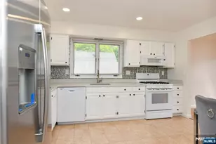 67 Park Row 2, Wallington, NJ 07057 - Photo 5