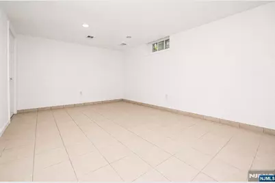 88 Manchester Place, Newark, NJ 07104 - Photo 25