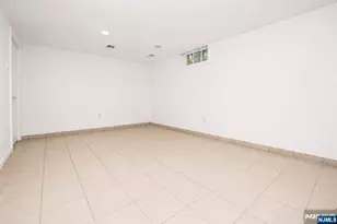 88 Manchester Pl, Newark, NJ 07104 - Photo 25