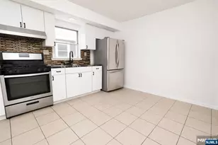 88 Manchester Pl, Newark, NJ 07104 - Photo 13