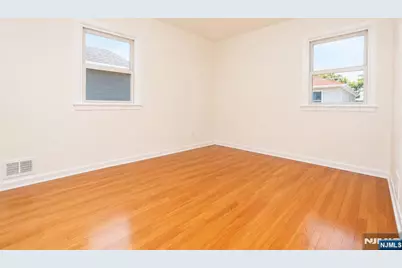 88 Manchester Place, Newark, NJ 07104 - Photo 21
