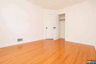 88 Manchester Place, Newark, NJ 07104 - Photo 19