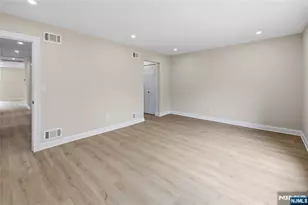 14 Holiday Ct, River Vale Township, NJ 07675 - Photo 5