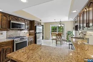 716 Windswept Ln, Franklin Lakes, NJ 07417 - Photo 9