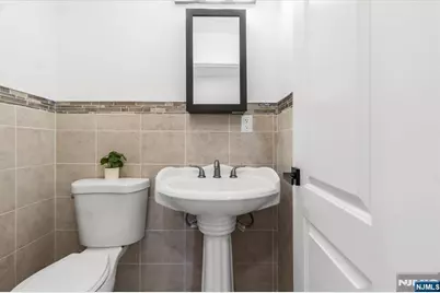 496 Seven Oaks Court, Orange, NJ 07050 - Photo 11