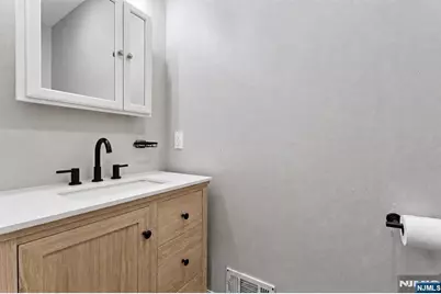 257 Woodlawn Avenue, Jersey City, NJ 07305 - Photo 15