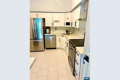 504 Windsor Drive 104 #104, Palisades Park, NJ 07650 - Photo 9