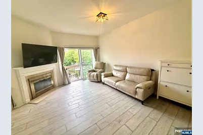 504 Windsor Drive 104 #104, Palisades Park, NJ 07650 - Photo 5