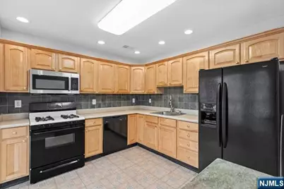 2278 Nash Court, Mahwah, NJ 07430 - Photo 13