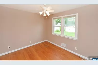 28-19 Warren Road, Fair Lawn, NJ 07410 - Photo 11