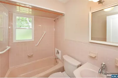 28-19 Warren Road, Fair Lawn, NJ 07410 - Photo 9