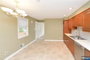28-19 Warren Rd, Fair Lawn, NJ 07410 - Photo 5