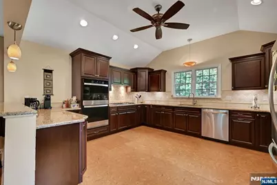 34 Eastbrook Drive, River Edge, NJ 07661 - Photo 9