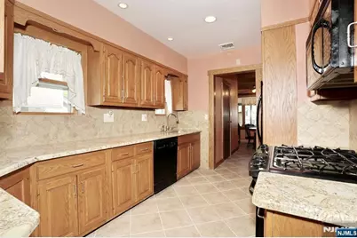 116 W Quackenbush Avenue, Dumont, NJ 07628 - Photo 23