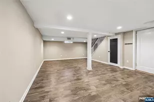 571 Laurel Rd, Ridgewood, NJ 07450 - Photo 19