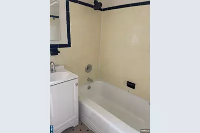 2329-2339 Hudson Terrace A13 #A13, Fort Lee, NJ 07024 - Photo 9