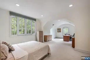 4 Hetzel Dr, Mahwah, NJ 07430 - Photo 23