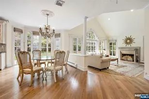 4 Hetzel Dr, Mahwah, NJ 07430 - Photo 3
