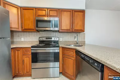5 Linden Street 3J #3J, Hackensack, NJ 07601 - Photo 9