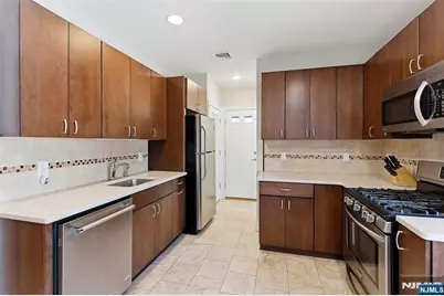 194 Parkway, Maywood, NJ 07607 - Photo 15