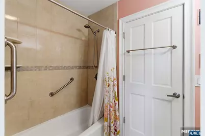 194 Parkway, Maywood, NJ 07607 - Photo 29