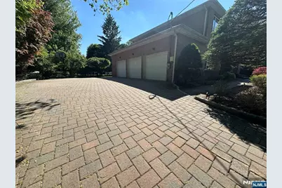 604 Grandview Terrace, Franklin Lakes, NJ 07417 - Photo 3