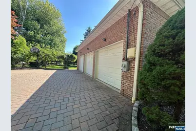 604 Grandview Terrace, Franklin Lakes, NJ 07417 - Photo 5