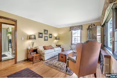 28 Wanamaker Avenue, Mahwah, NJ 07430 - Photo 5