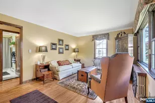 28 Wanamaker Ave, Mahwah, NJ 07430 - Photo 5
