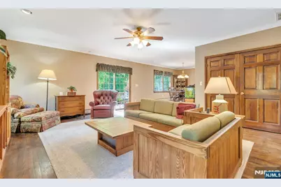 28 Wanamaker Avenue, Mahwah, NJ 07430 - Photo 17