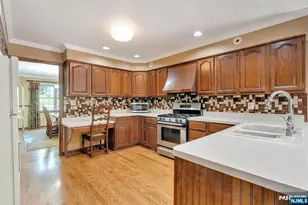 28 Wanamaker Ave, Mahwah, NJ 07430 - Photo 9