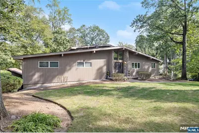 727 Rolling Hill Drive, River Vale Township, NJ 07675 - Photo 3