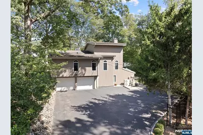 727 Rolling Hill Drive, River Vale Township, NJ 07675 - Photo 35