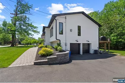 284 Castle Drive, Englewood Cliffs, NJ 07632 - Photo 3