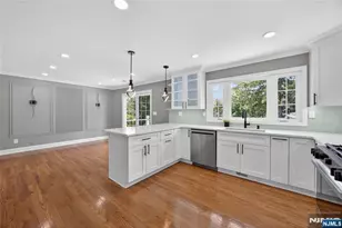 556 Princeton St, New Milford, NJ 07646 - Photo 15