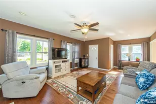 42 Main Beach Rd, Ringwood, NJ 07456 - Photo 3