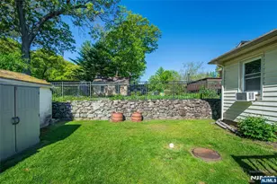 42 Main Beach Rd, Ringwood, NJ 07456 - Photo 21