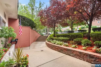 2160 Center Avenue 5U #5U, Fort Lee, NJ 07024 - Photo 13