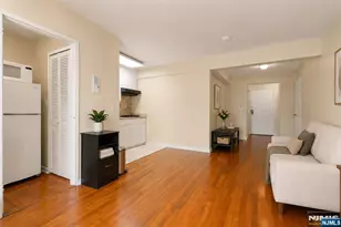 2160 Center Ave 5U, Fort Lee, NJ 07024 - Photo 3