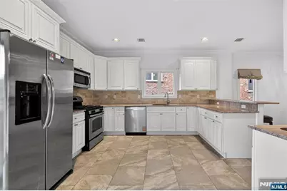 425 Lafayette A #A, Cliffside Park, NJ 07010 - Photo 7