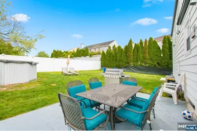 655 Boulevard, New Milford, NJ 07646 - Photo 23