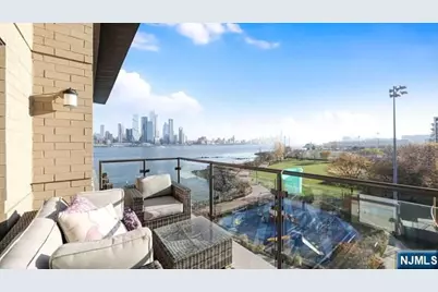 150 Henley Place, Weehawken, NJ 07086 - Photo 23
