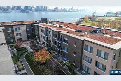 150 Henley Place, Weehawken, NJ 07086 - Photo 9