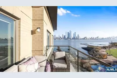 150 Henley Place, Weehawken, NJ 07086 - Photo 21