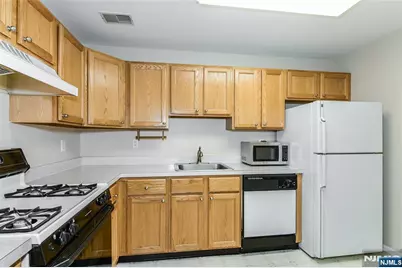 2055 Charles Court, Mahwah, NJ 07430 - Photo 3